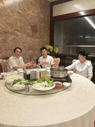 跨界 巅峰 对话：当“医圣”黄玉和遇上“跑神”白斌——一场关于生命极限与平衡的世纪会面