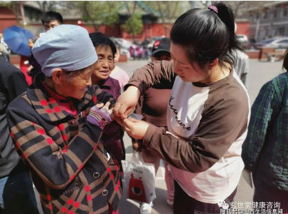 以青春之力传 中医薪火——记玄世堂周敏的中医传承之路