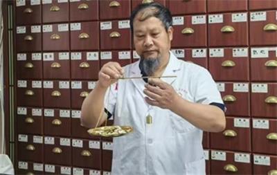 传承百年医脉 践行十五五使命——应华明与应氏中医的守正创新之路